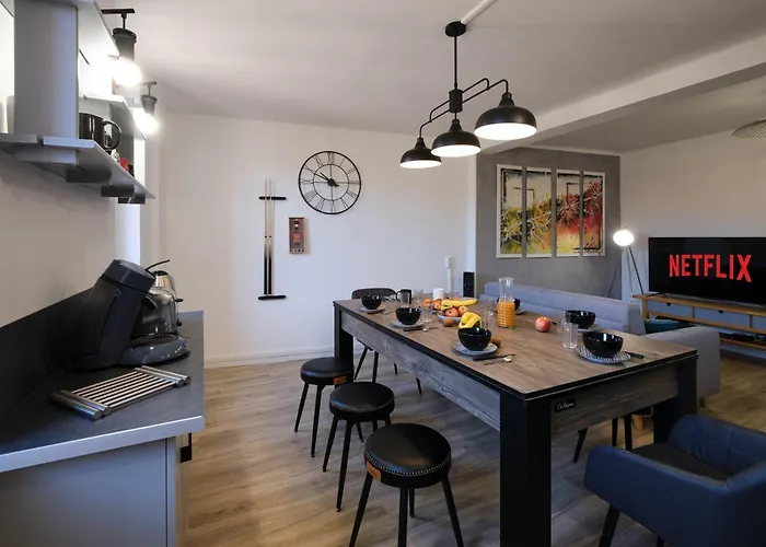 Apartment Magnifique*t4*centre Ville*wifi*billard*netflix* *